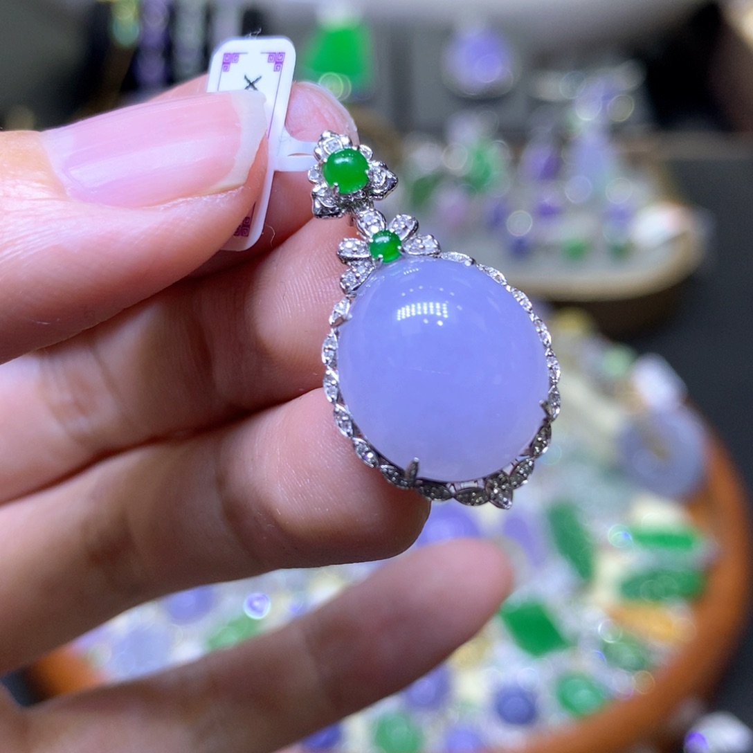 【闪购商品】翡翠颈饰18K金镶嵌翡翠吊坠项链