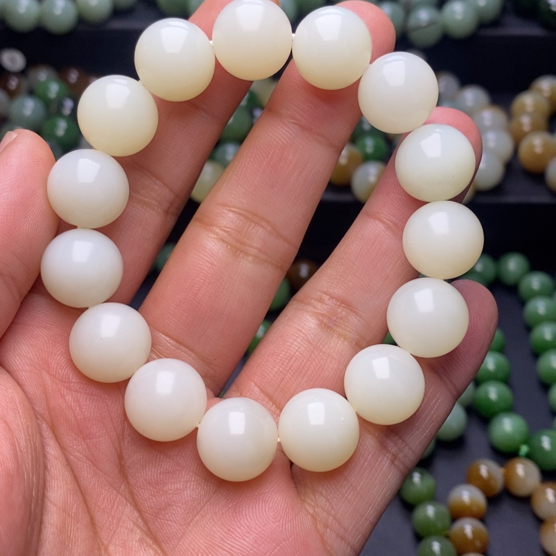 和田玉手串未镶嵌哼***呢