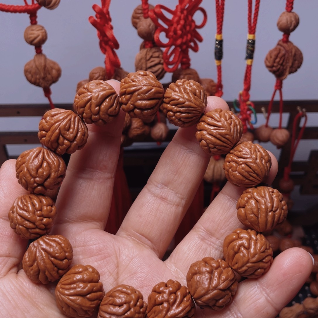 木质类龙纹桃枭手串