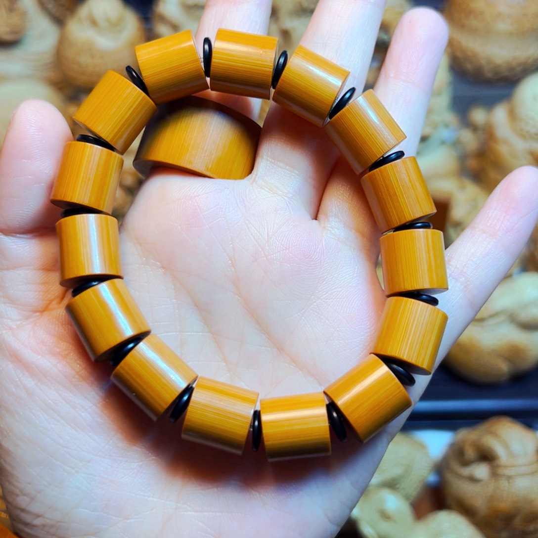 大****竹根雕竹雕。      