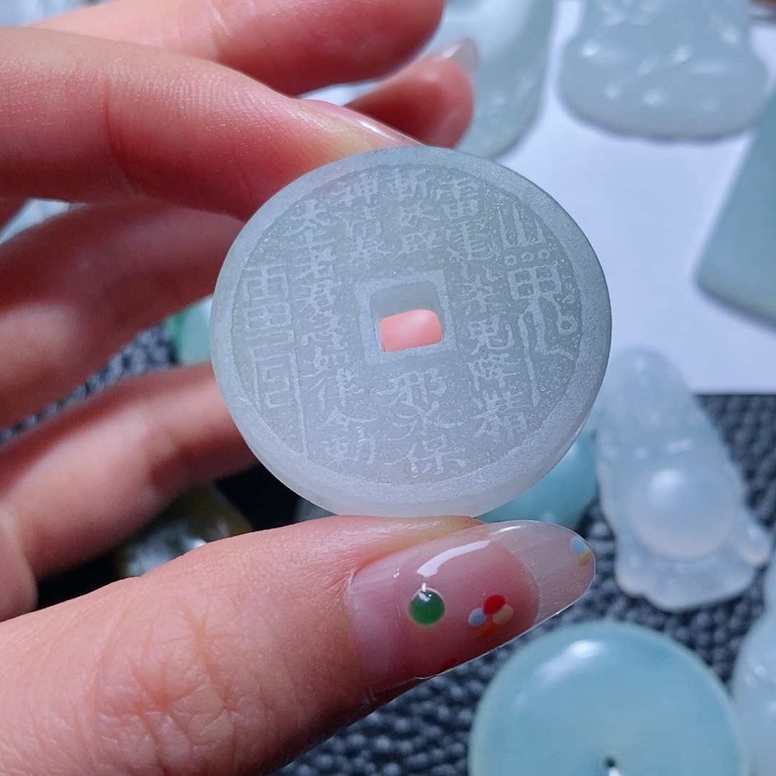 熙***然定制翡翠未镶嵌毛货付款后联系客服确认抛光