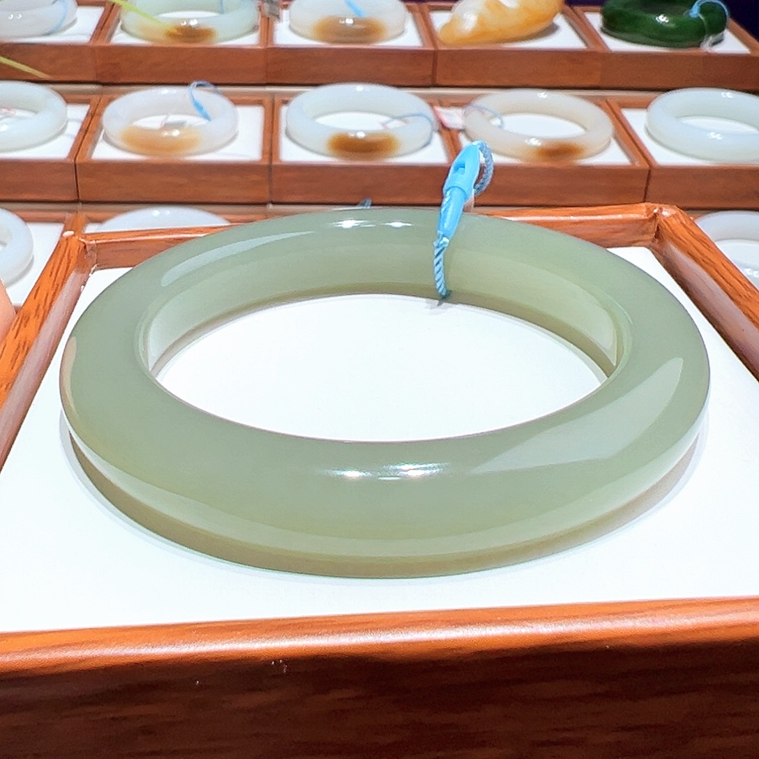 和田玉手镯未镶嵌54 55