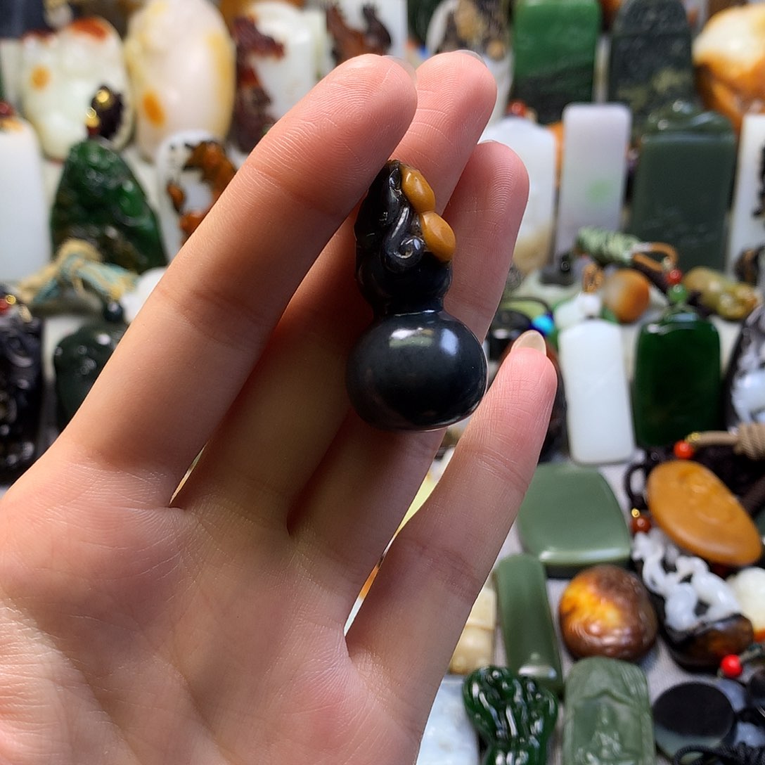 颈饰未镶嵌和田玉