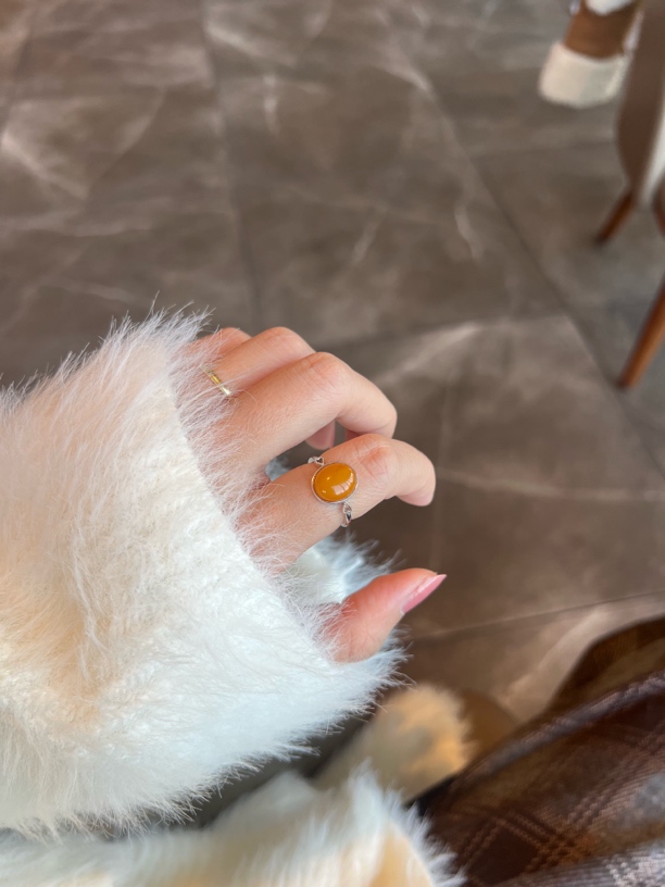 天然蜜蜡鸡黄油时尚百搭精致蜜蜡戒指镶嵌通体925纯银开口可调节