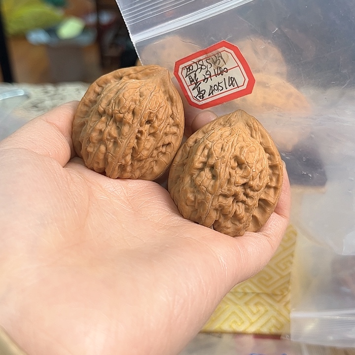 文玩核桃把件赤龙鸡心