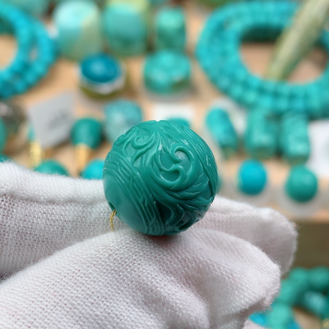 绿松石颈饰未镶嵌