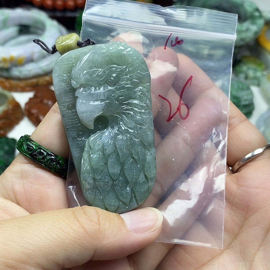 颈饰未镶嵌翡翠牌子
