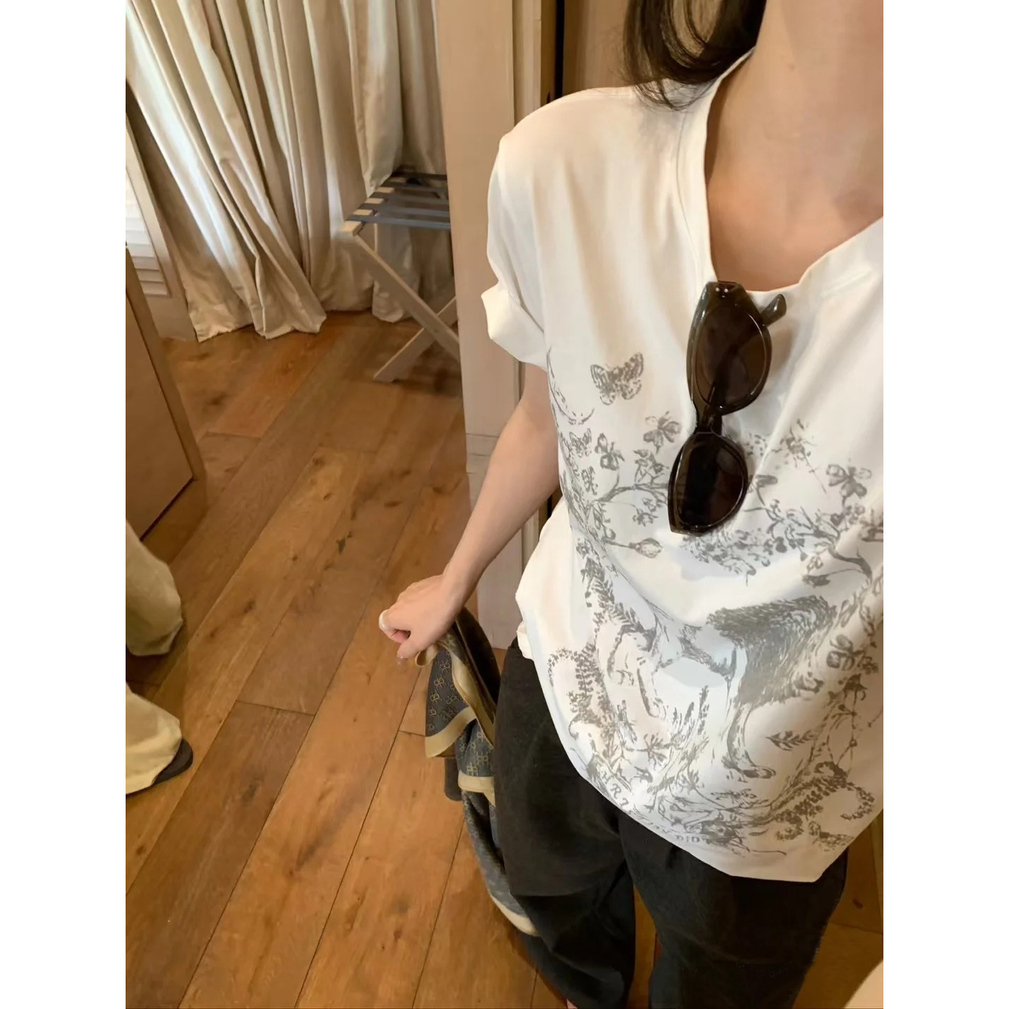 特！版衣 印花小老虎杏色短袖T恤 款号YP9507