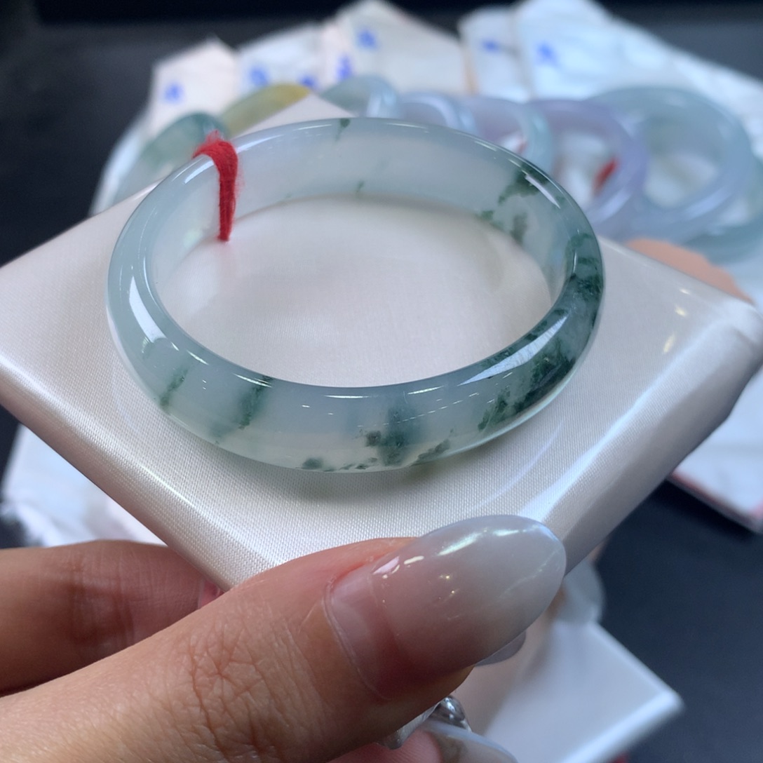 翡翠未镶嵌手镯54贵妃