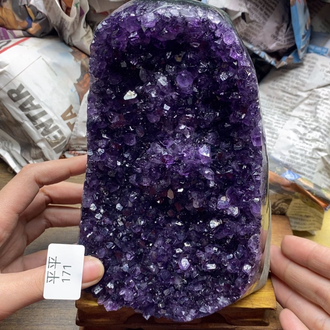 紫晶乌拉圭未镶嵌