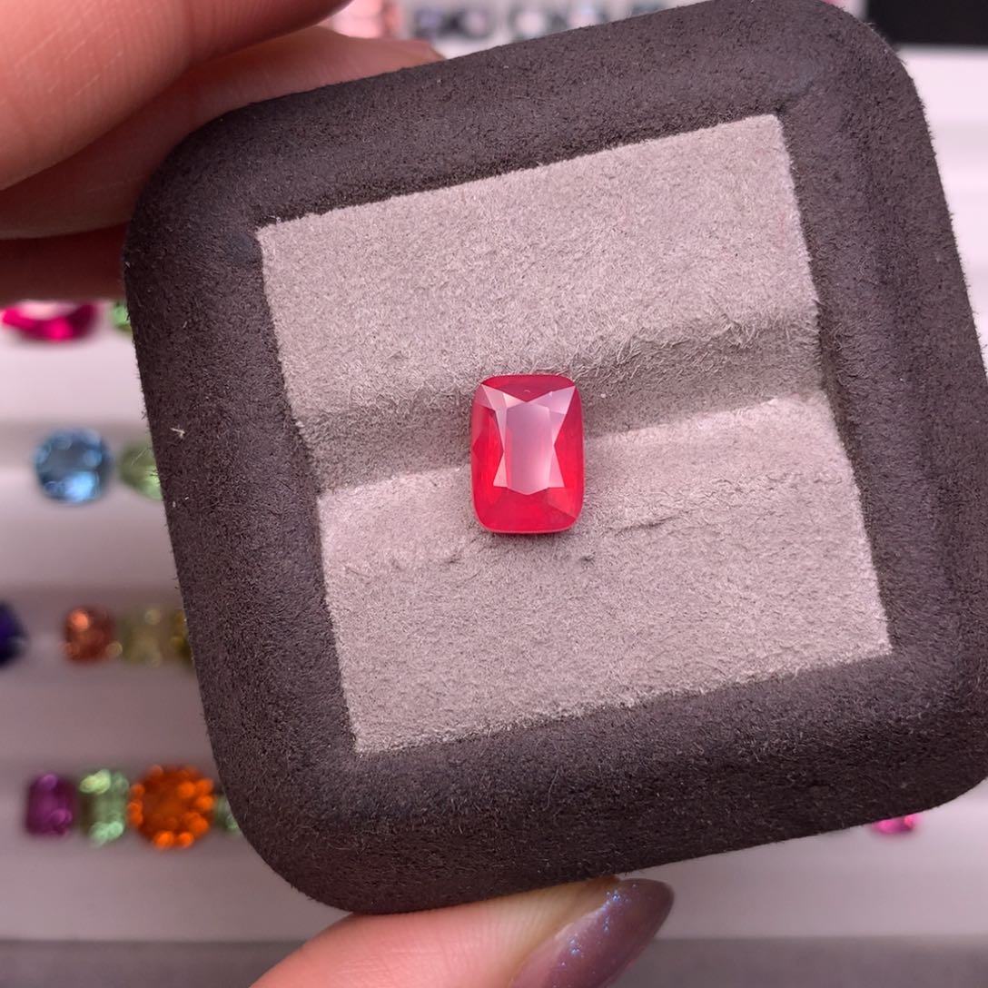 尖晶石裸石未镶嵌2.99克拉