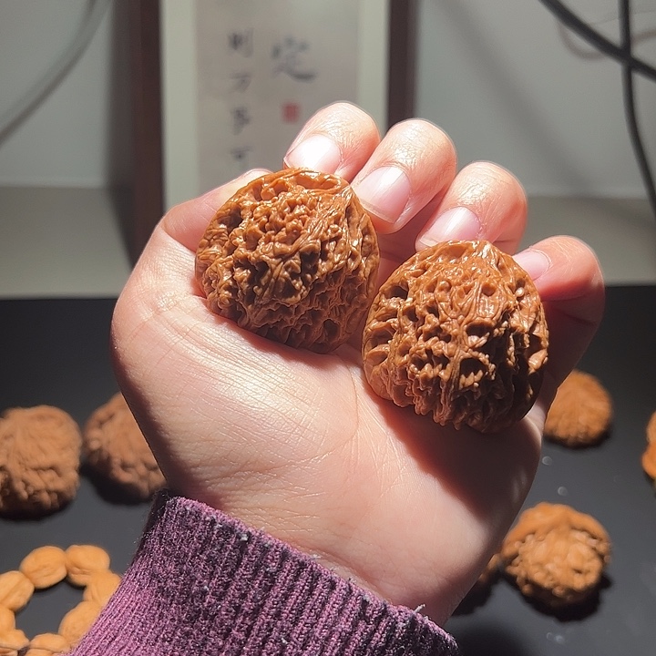 大***岸把件文玩核桃满天星