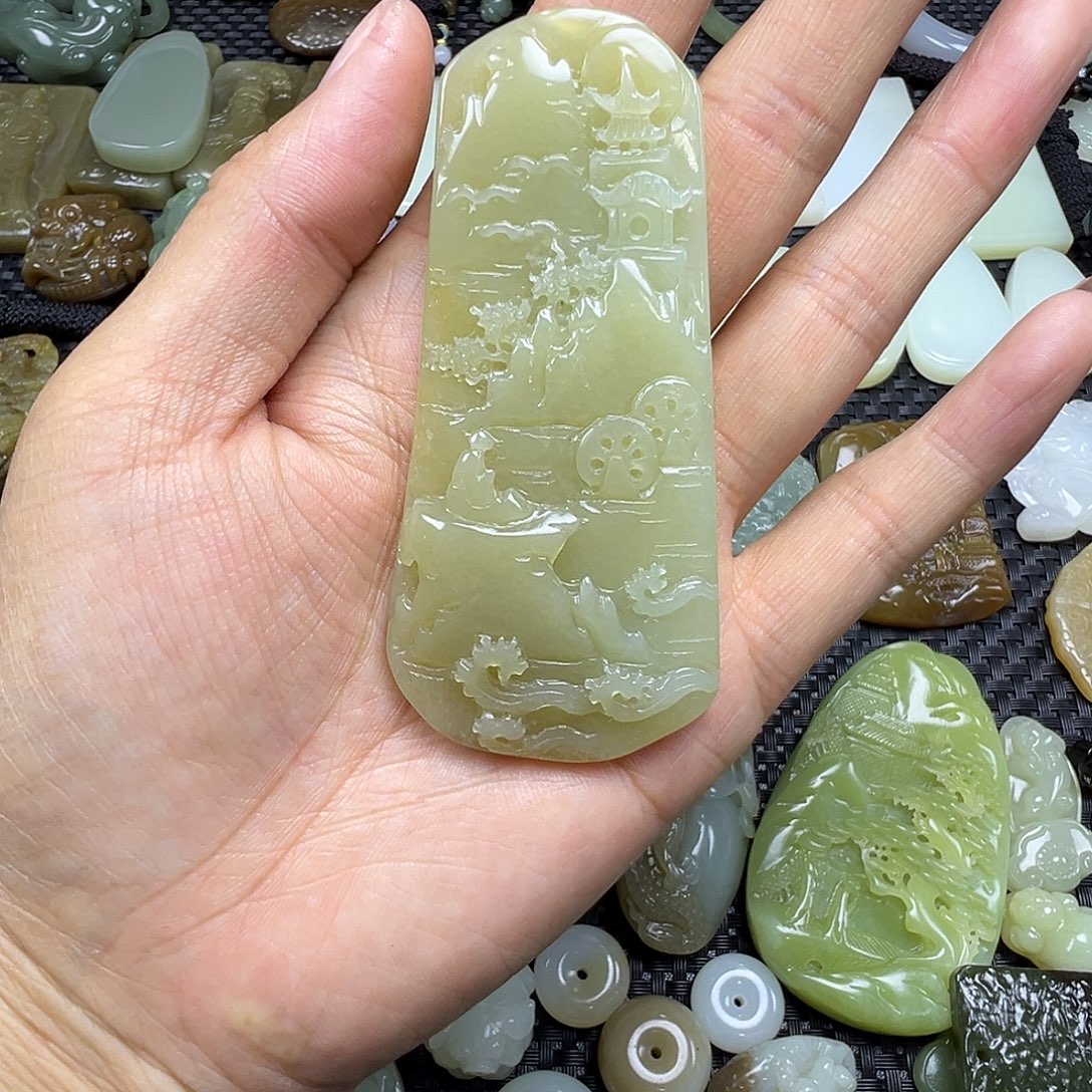 勤***约和田玉未镶嵌吊坠(不含链)不要证书.分2单