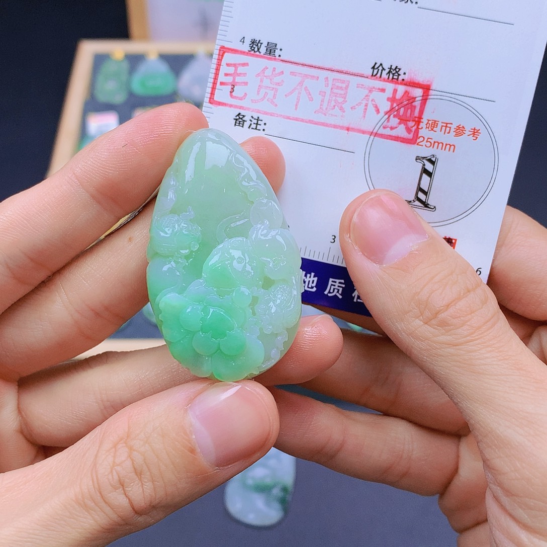 翡翠未镶嵌颈饰翡翠