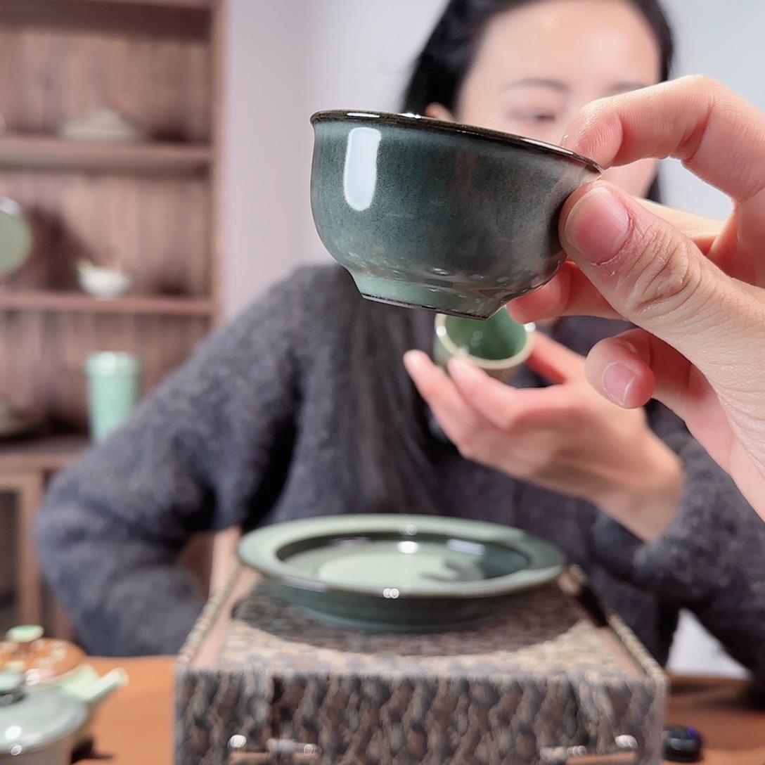 瓷摆件铁胎小茶碗