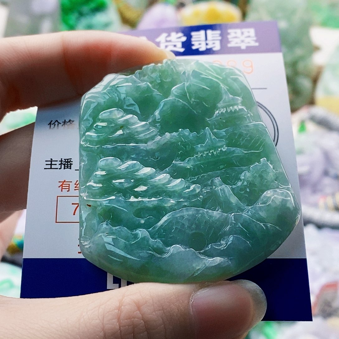 吊坠(不含链)未镶嵌翡翠