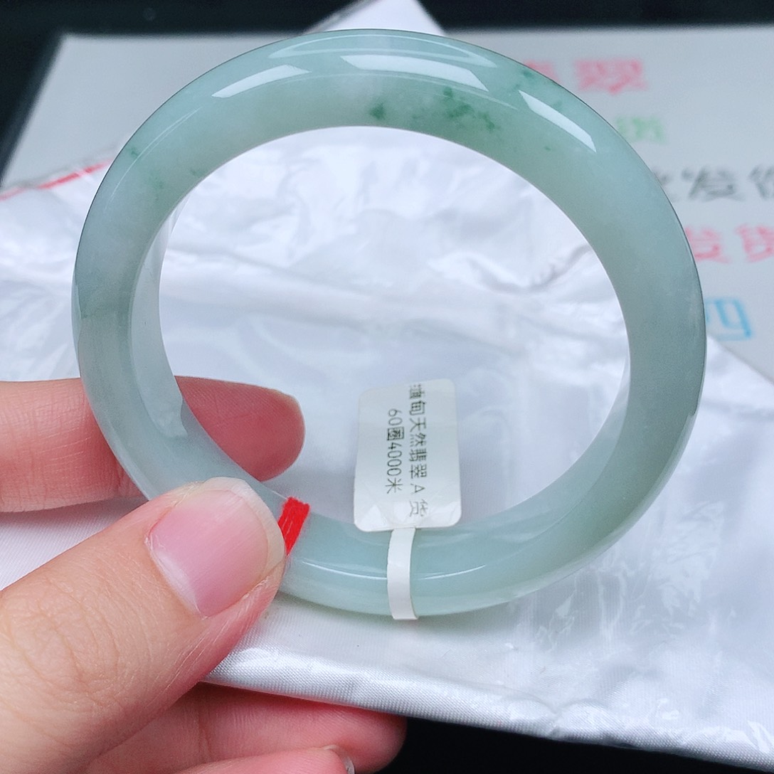 未镶嵌手镯翡翠天然翡翠手镯