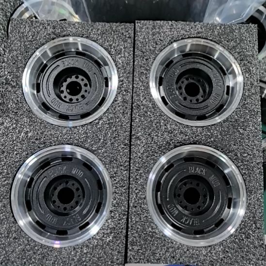 2.6寸黑泥轮毂微瑕庛特价处理138一套