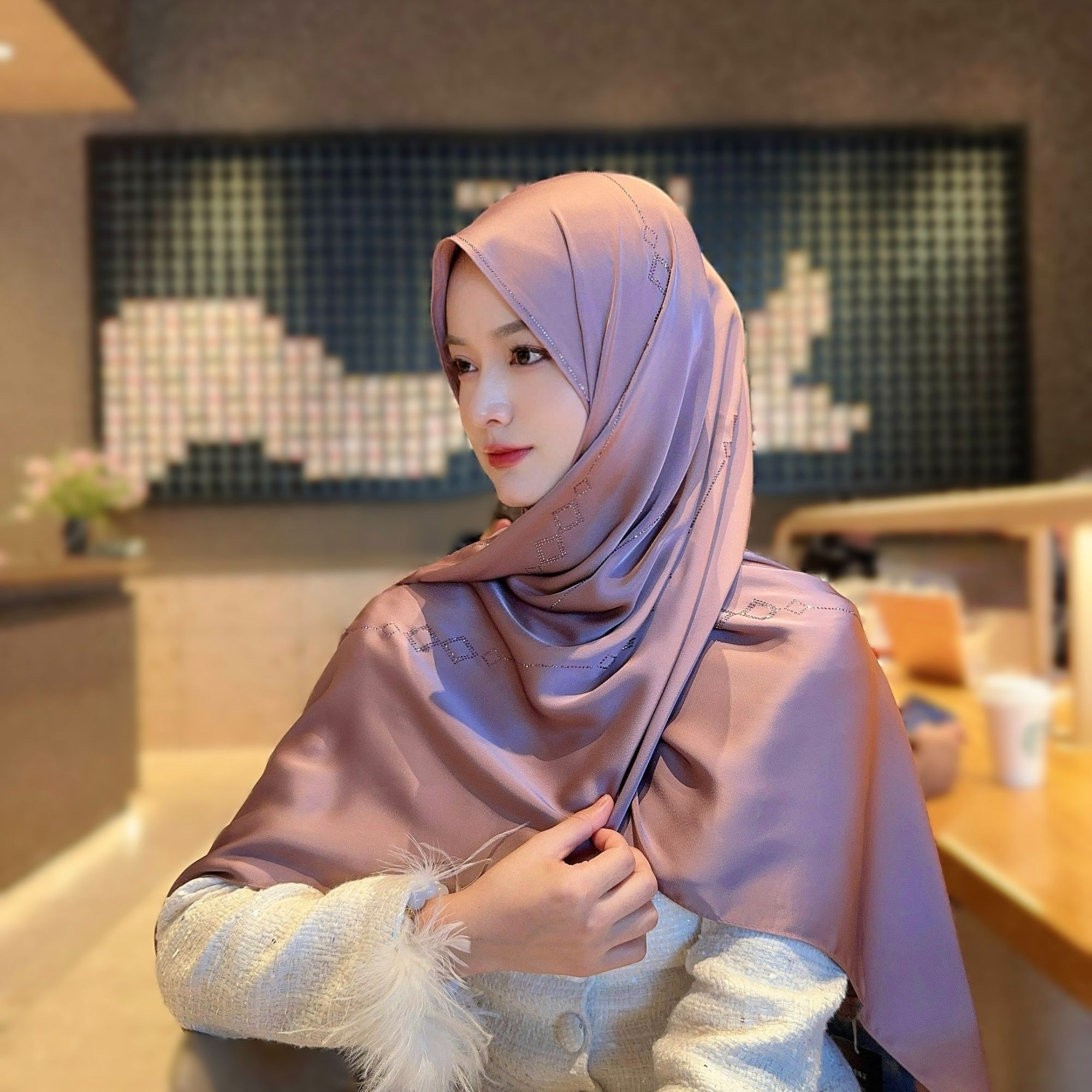 愫纱愫纱设计款 菱形几何链 奥钻烫钻优雅风长巾