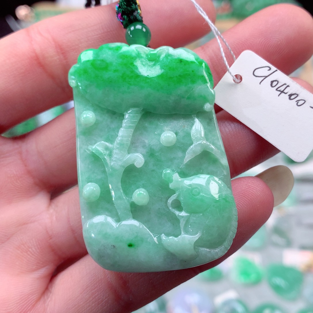 翡翠颈饰未镶嵌翡翠吊坠