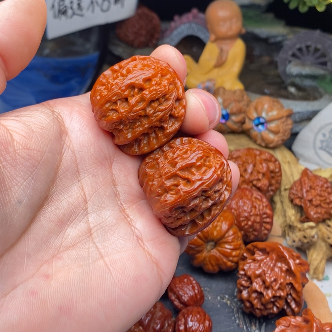 月***亮把件文玩核桃白狮子