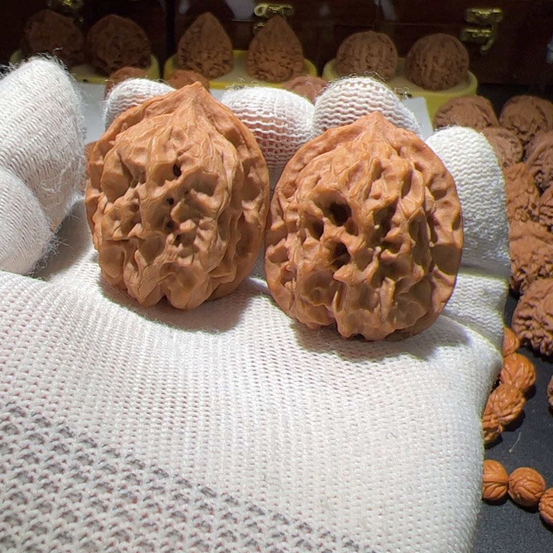 文玩核桃把件爱***事白虎