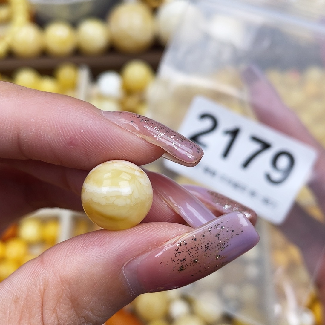 未镶嵌琥珀珠宝奇石粉13.0