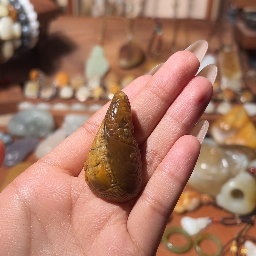 和田玉颈饰未镶嵌