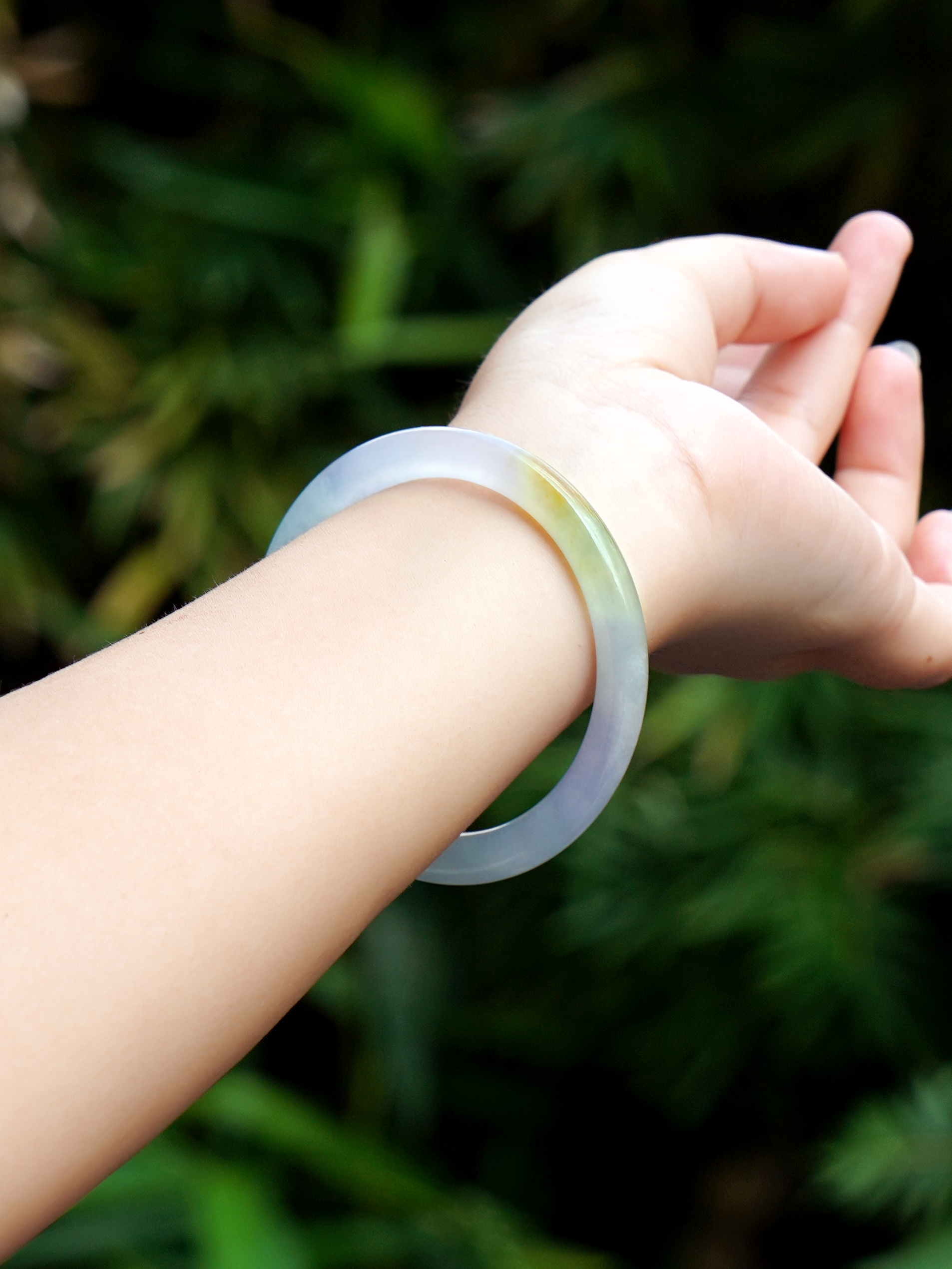 【春绕松烟】53圈 冰种淡紫飘黄绿色翡翠手镯 全品天然a货美人镯