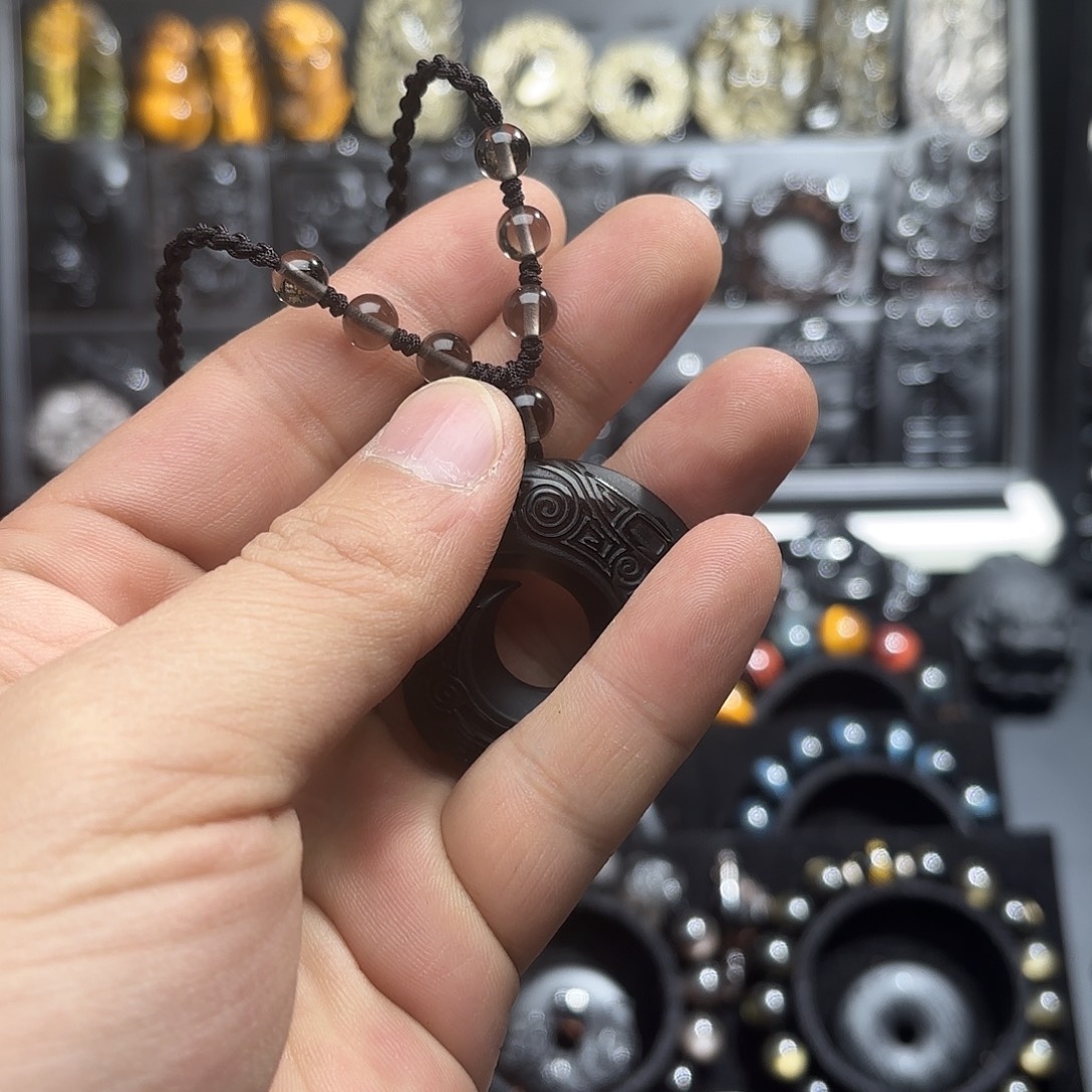 若***见黑曜岩未镶嵌手链