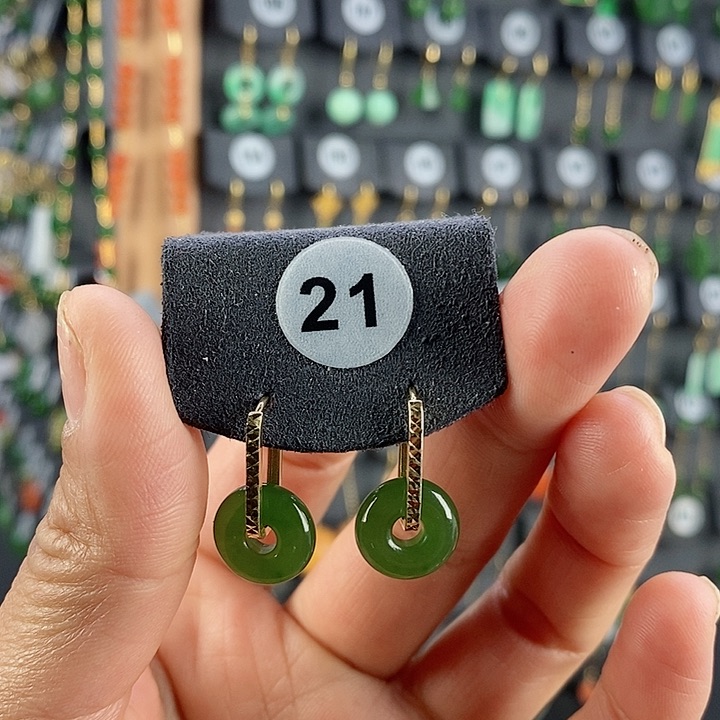 和田玉耳饰18K金镶嵌