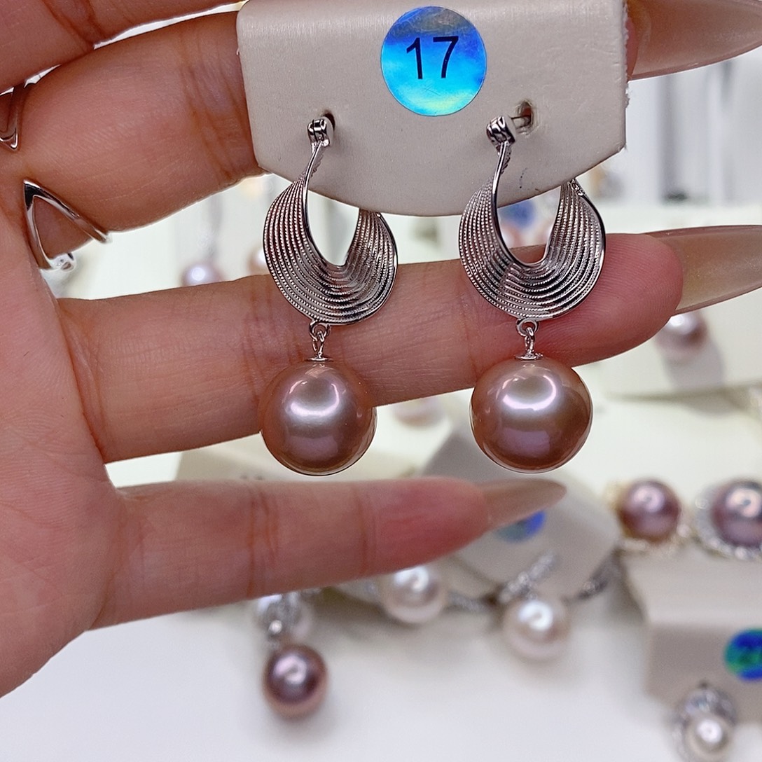 小***店耳饰银S925镶嵌淡水珍珠