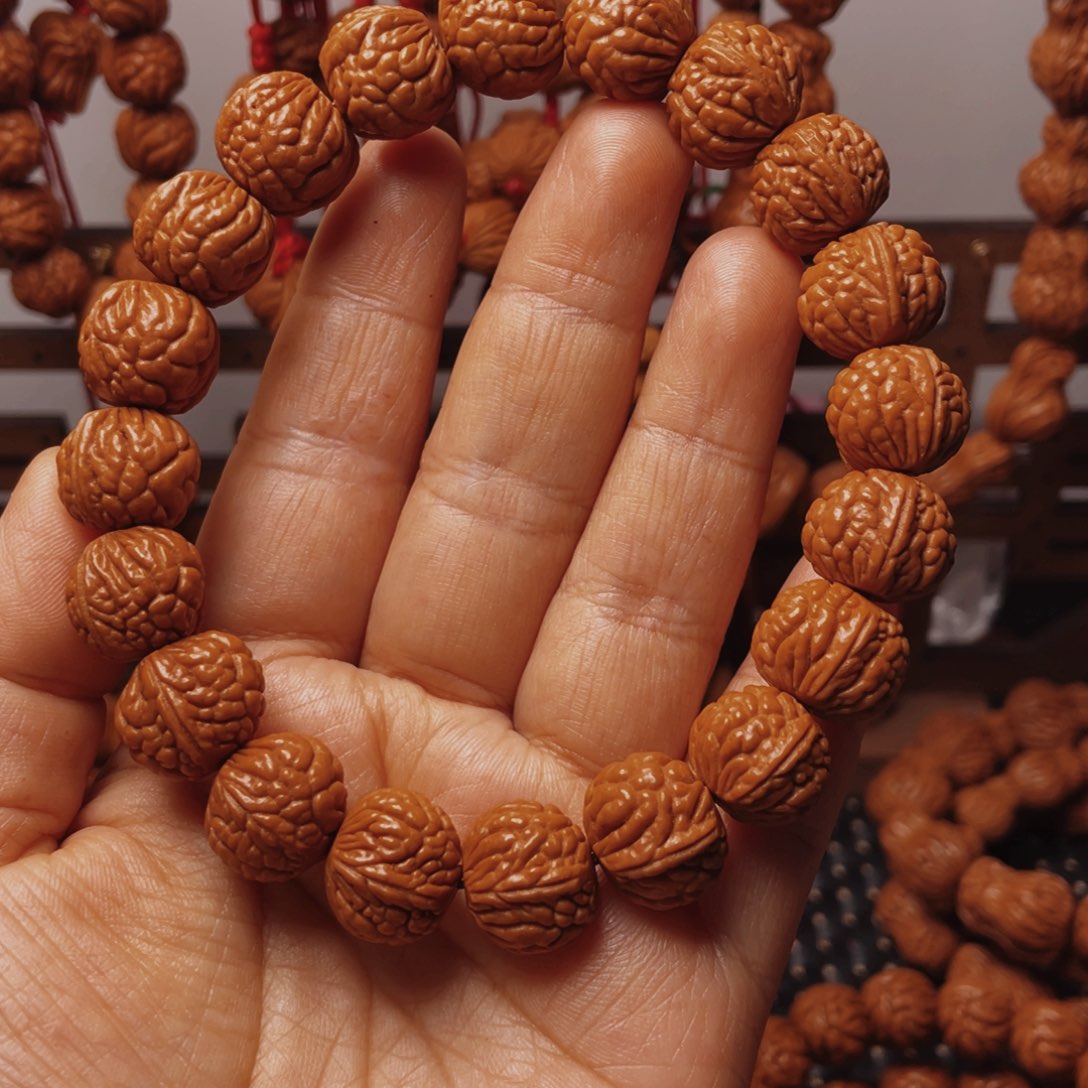 木质类龙纹桃枭手串