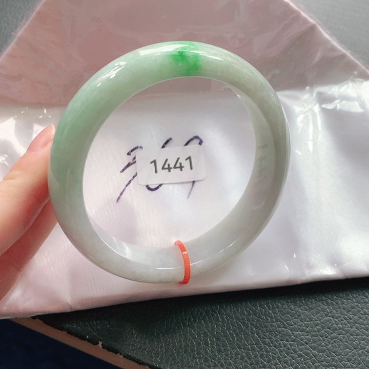 翡翠手镯未镶嵌天然翡翠手镯01