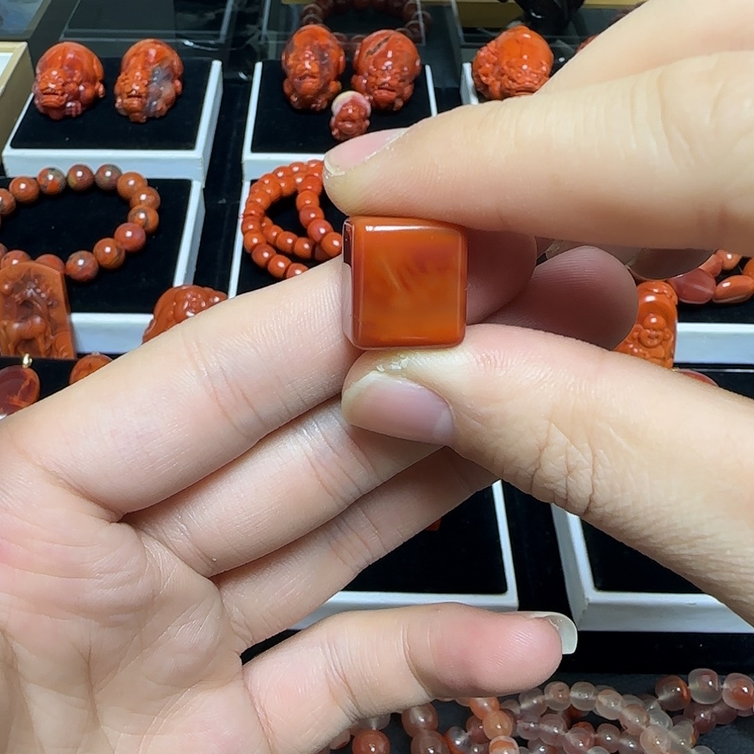 南红玛瑙未镶嵌颈饰