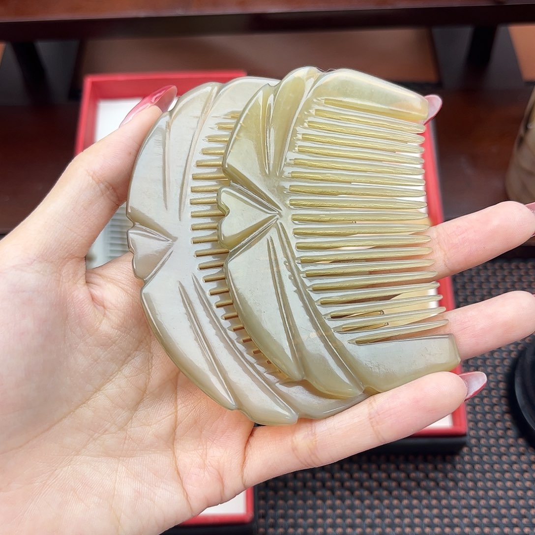 手工制作纯牛角梳子