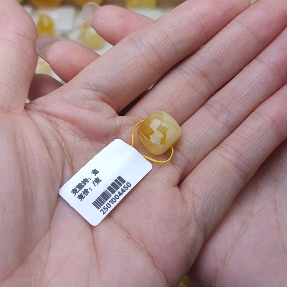 未镶嵌蜜蜡裸石粘****?12+老型 溶洞妖花