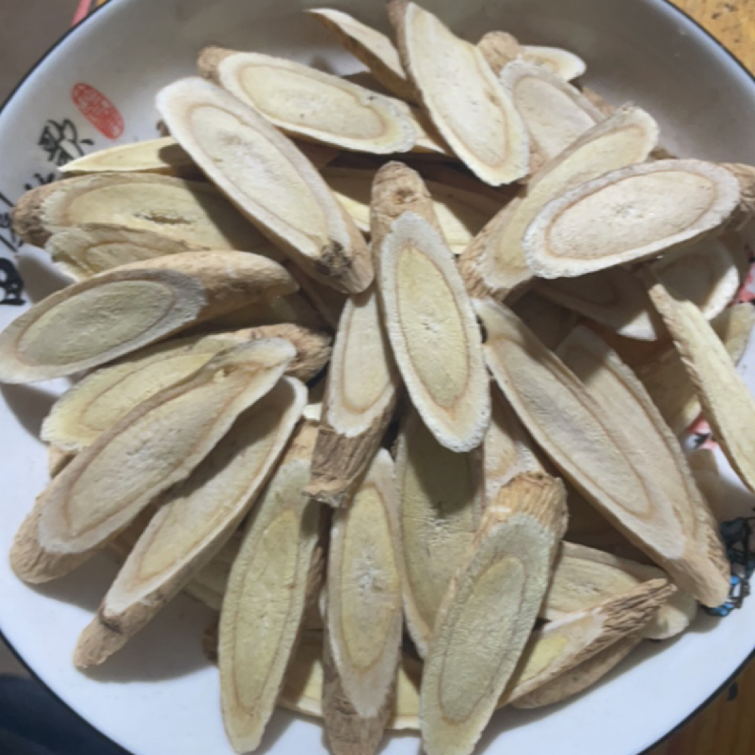 甘肃原产地黄芪切片可泡水煲汤的滋补佳品