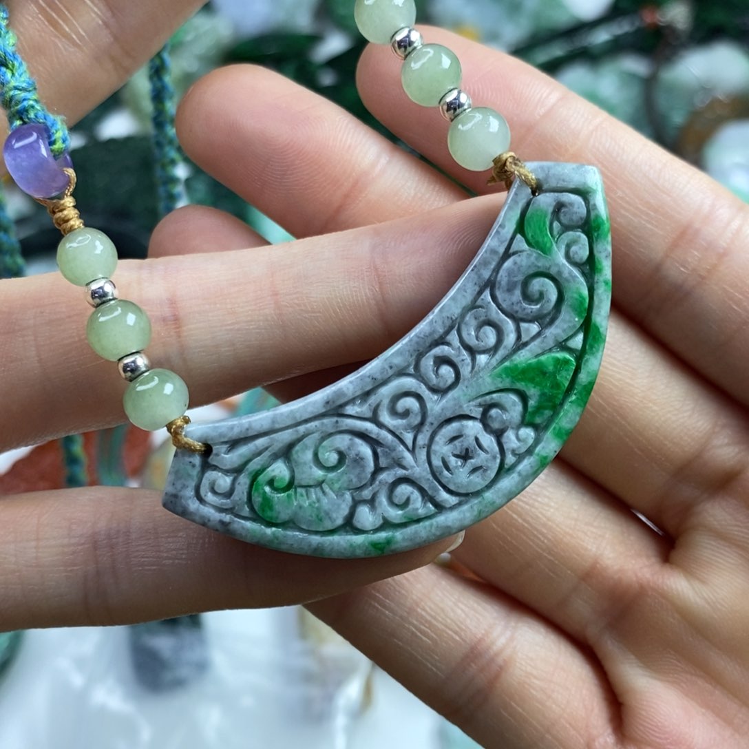 翡翠颈饰未镶嵌吊坠