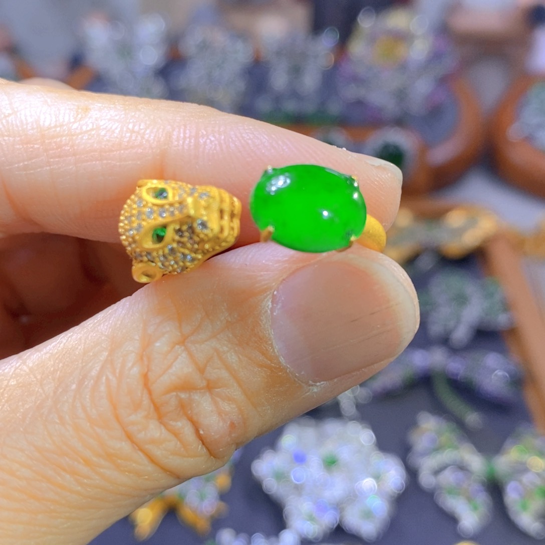 翡翠颈饰银S925镶嵌天然翡翠