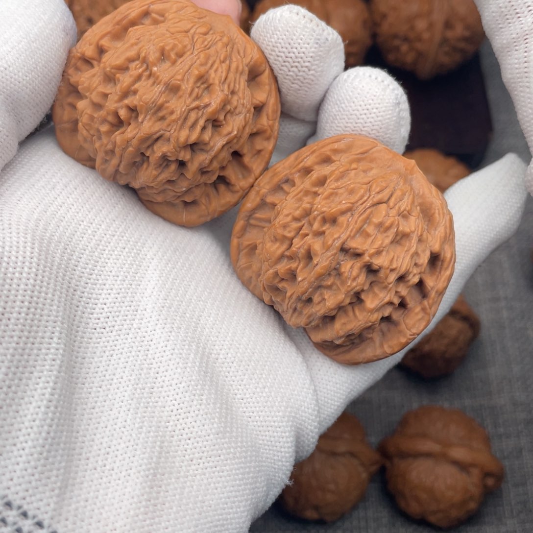 文玩核桃把件43筷子棱粗筋虎