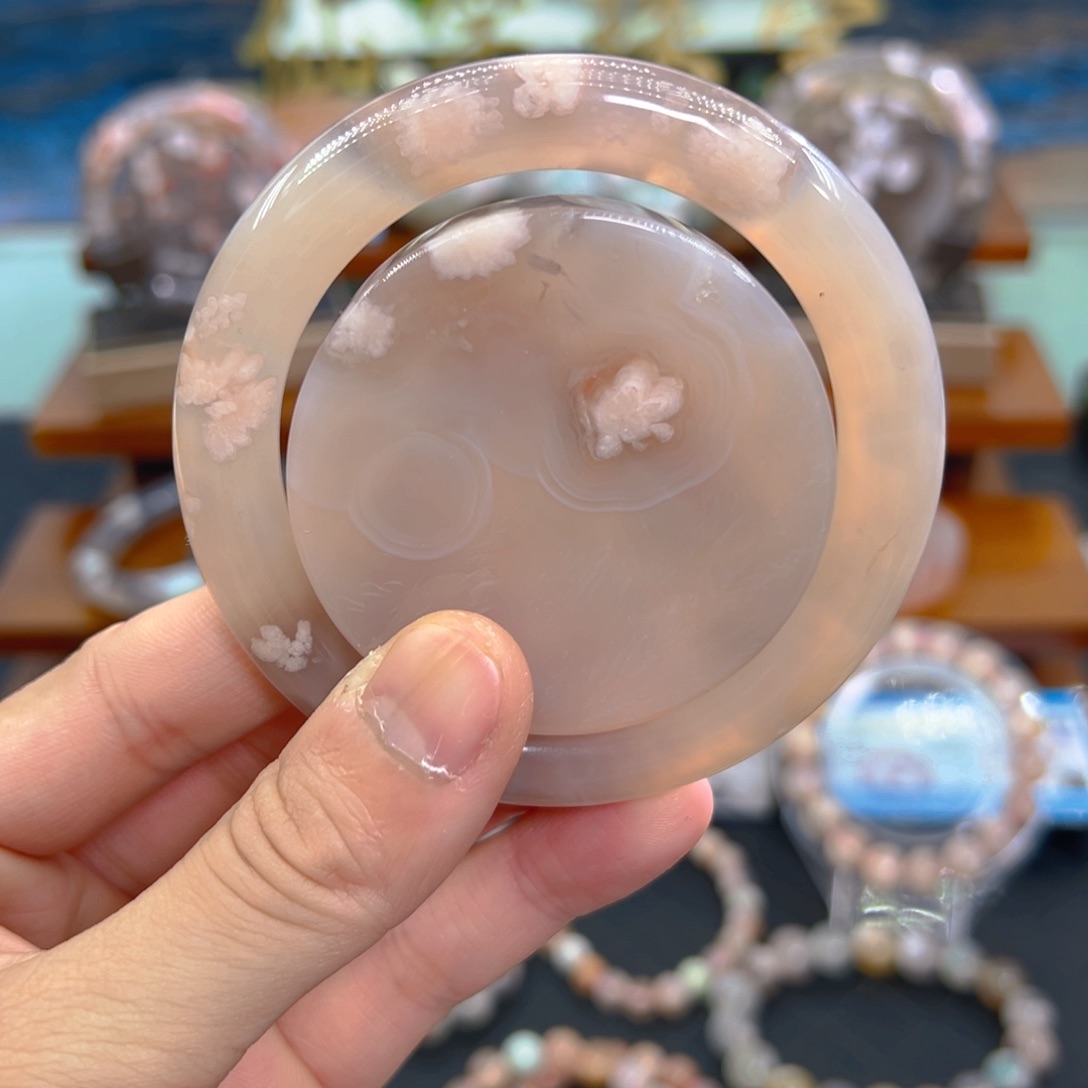 石英质玉未镶嵌手镯57