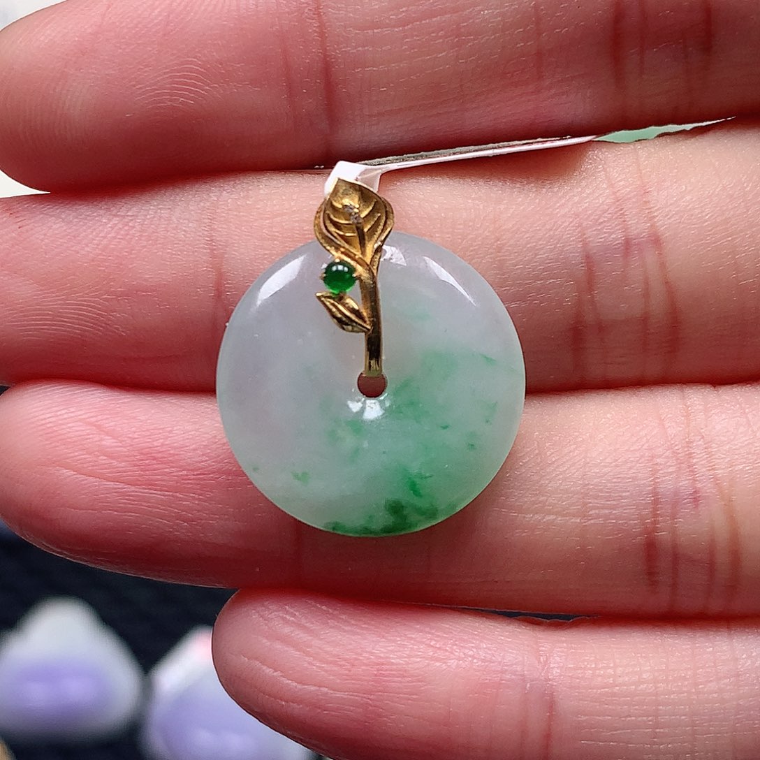颈饰18K金镶嵌翡翠翡翠吊坠
