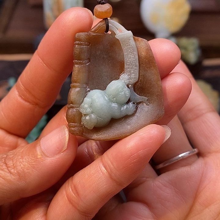 飞****定制翡翠未镶嵌毛货抛光