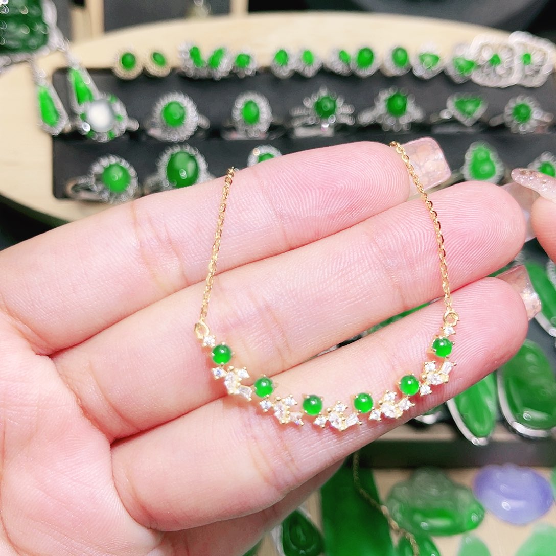 九****翡翠未镶嵌吊坠(不含链)裸石