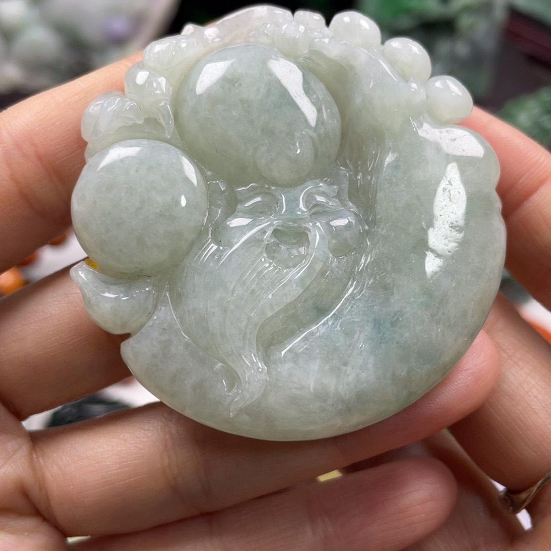 翡翠未镶嵌颈饰牌子