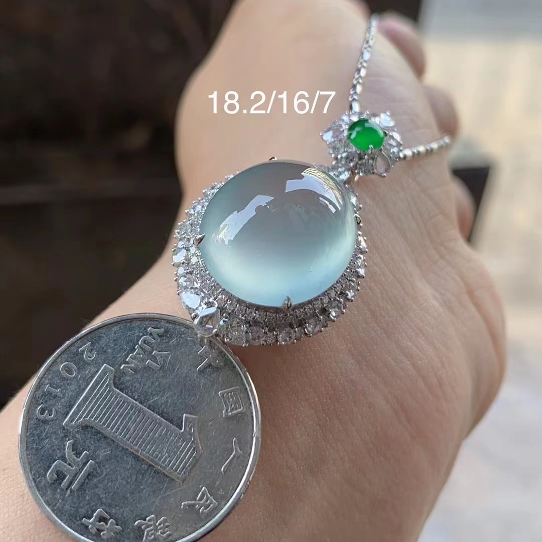 缅甸A货翡翠大吊坠蛋面