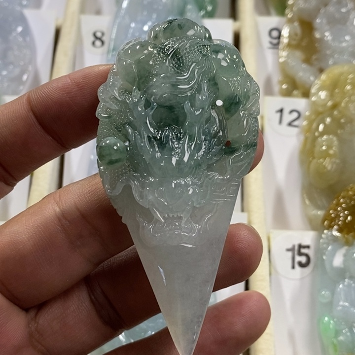 颈饰未镶嵌翡翠降龙杵