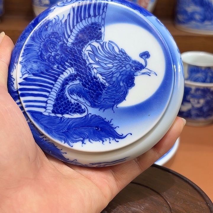 青花手绘凤盖置微微瑕