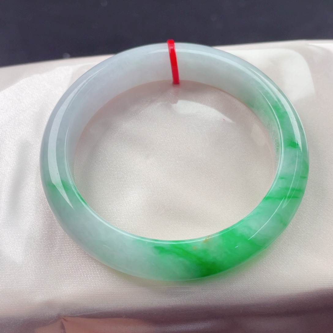 翡翠未镶嵌手镯5556圈